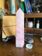 Load image into Gallery viewer, Rose Quartz Tower 1.6 kg