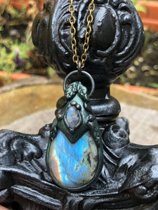 Look Deeper Labradorite Pendant