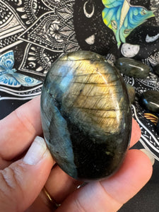 Sunset Labradorite Palm Stone 🌈⚡️