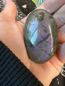 Show Stopper Labradorite Palm Stone 🌈⚡️