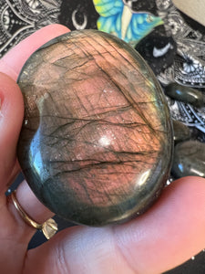 Sunset Labradorite Palm Stone 🌈⚡️