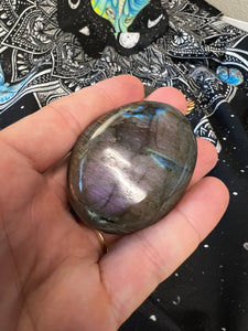 Shape Shifter Labradorite Palm Stone 🌈⚡️