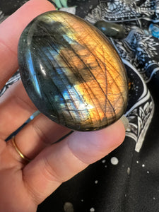 Sunset Labradorite Palm Stone 🌈⚡️