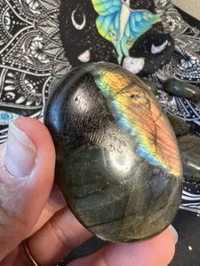 Sunset Labradorite Palm Stone 🌈⚡️