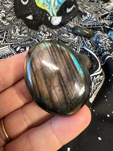 Sunset Labradorite Palm Stone 🌈⚡️