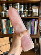 Load image into Gallery viewer, Rose Quartz Tower 1.2 kg