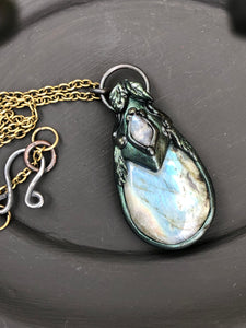 Look Deeper Labradorite Pendant