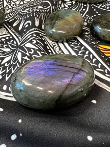 Mermaid Labradorite Palm Stone 🌈⚡️