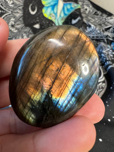 Sunset Labradorite Palm Stone 🌈⚡️