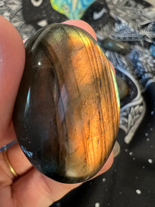 Sunset Labradorite Palm Stone 🌈⚡️